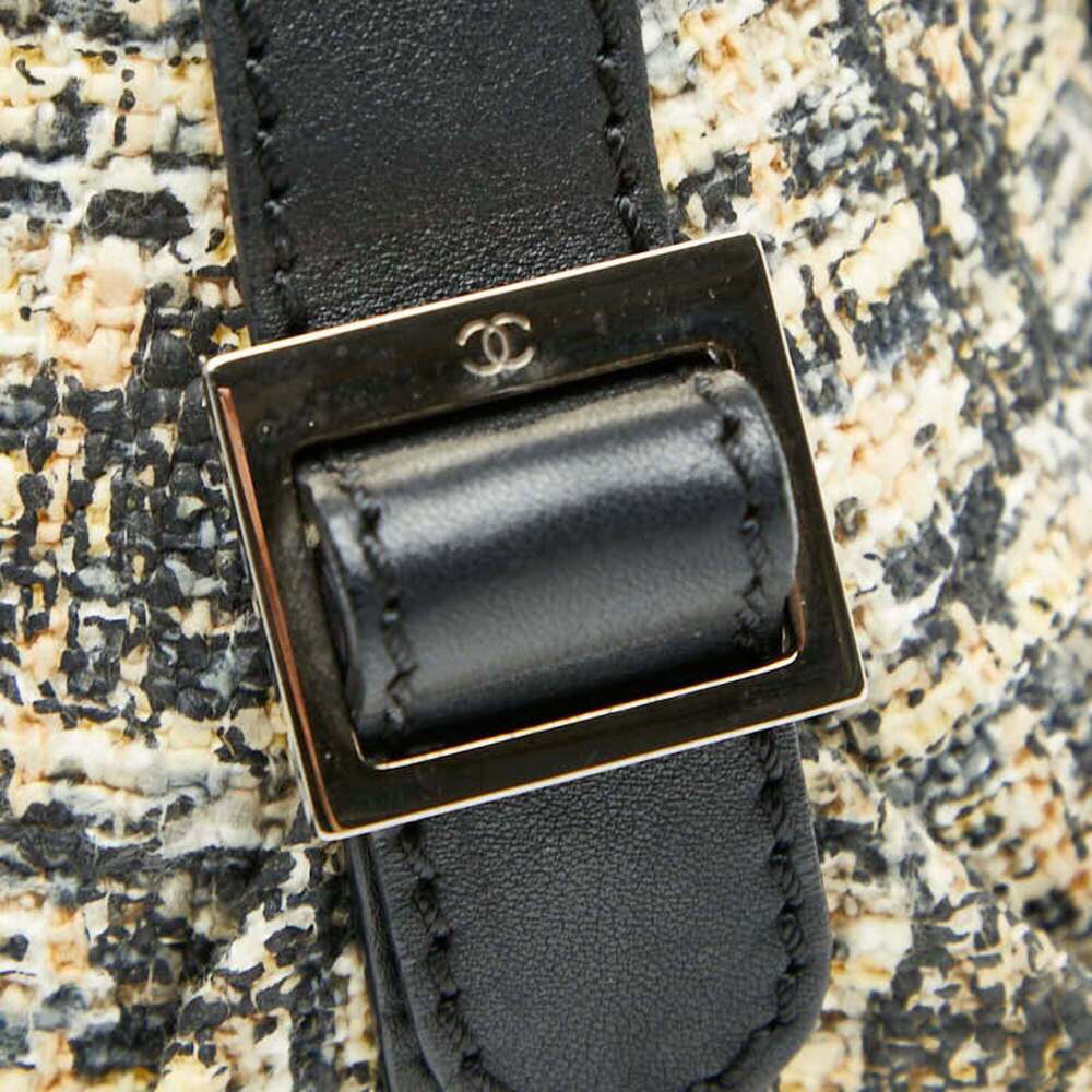 CHANEL Black Leather Love Shoulder Bag - Picture 13 of 16